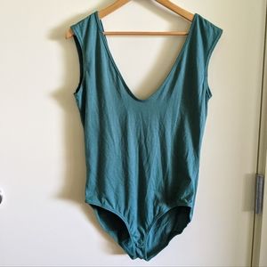 ⭐BOGO FREE⭐ NWT Green Bodysuit